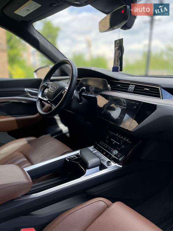 Позашляховик / Кросовер Audi e-tron 2019 в Івано-Франківську