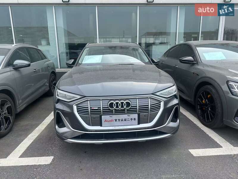 Audi e-tron 2024