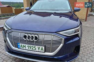 Внедорожник / Кроссовер Audi e-tron 2021 в 