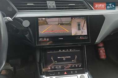 Внедорожник / Кроссовер Audi e-tron 2021 в 