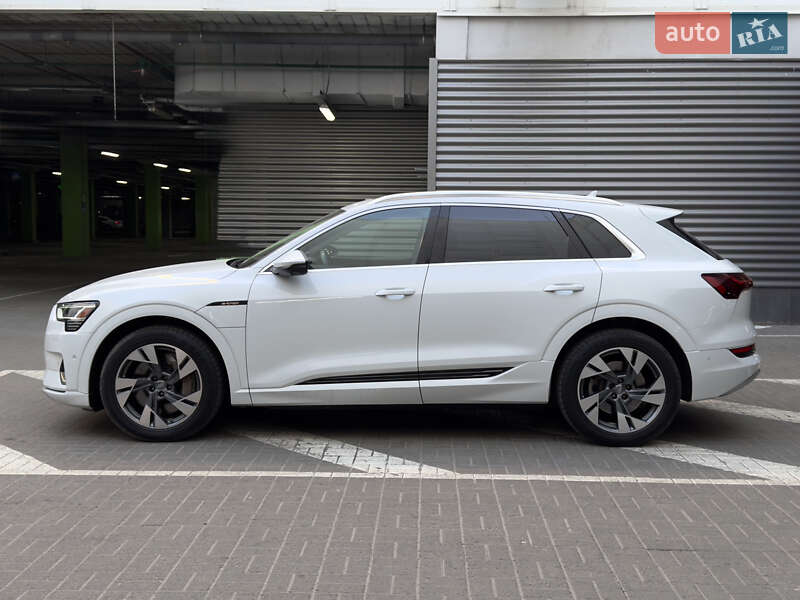 Внедорожник / Кроссовер Audi e-tron 2019 в Киеве