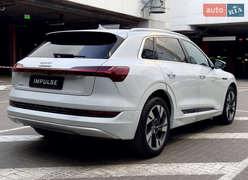 Внедорожник / Кроссовер Audi e-tron 2019 в Киеве