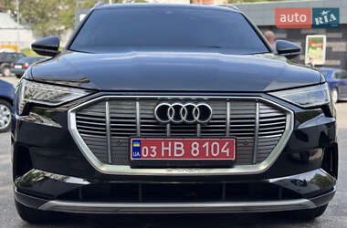 Позашляховик / Кросовер Audi e-tron 2020 в 