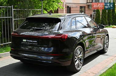 Внедорожник / Кроссовер Audi e-tron 2020 в 