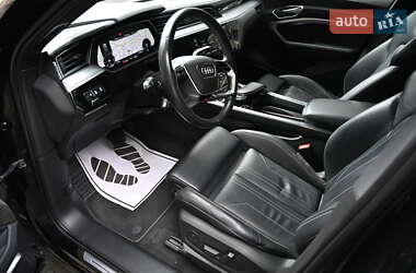 Внедорожник / Кроссовер Audi e-tron 2020 в 