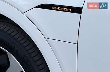 Внедорожник / Кроссовер Audi e-tron 2020 в 