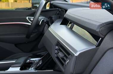 Внедорожник / Кроссовер Audi e-tron 2020 в 