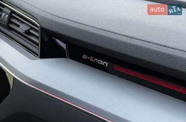 Внедорожник / Кроссовер Audi e-tron 2020 в 