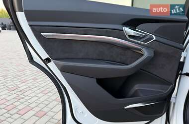Внедорожник / Кроссовер Audi e-tron 2020 в 