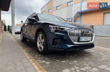 Внедорожник / Кроссовер Audi e-tron 2020 в 