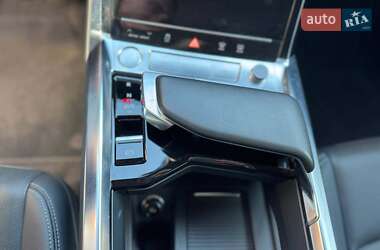Позашляховик / Кросовер Audi e-tron 2019 в 