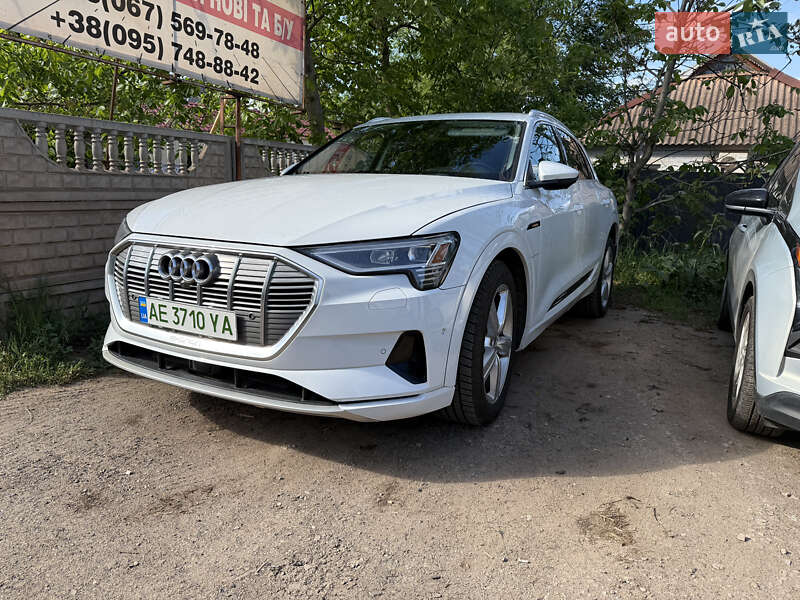 Audi e-tron 2019