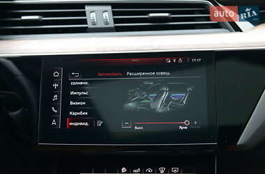 Позашляховик / Кросовер Audi e-tron 2019 в 