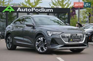 Позашляховик / Кросовер Audi e-tron 2021 в 