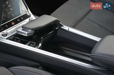 Позашляховик / Кросовер Audi e-tron 2021 в 