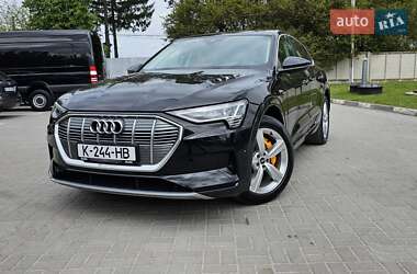 Позашляховик / Кросовер Audi e-tron 2021 в 