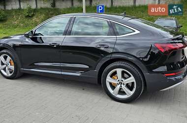 Позашляховик / Кросовер Audi e-tron 2021 в 