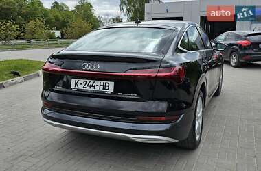 Позашляховик / Кросовер Audi e-tron 2021 в 