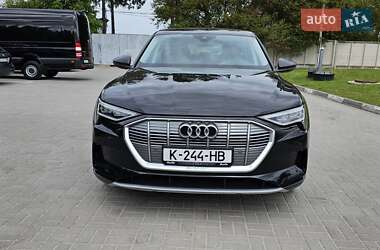 Позашляховик / Кросовер Audi e-tron 2021 в 