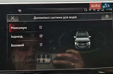 Позашляховик / Кросовер Audi e-tron 2021 в 