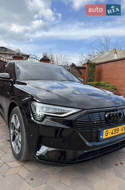 Позашляховик / Кросовер Audi e-tron 2020 в 