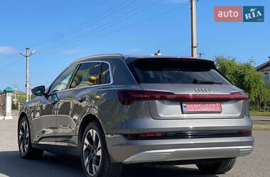 Внедорожник / Кроссовер Audi e-tron 2019 в 