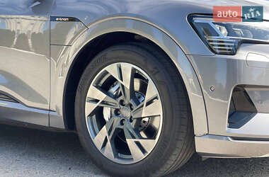 Внедорожник / Кроссовер Audi e-tron 2019 в 