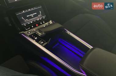 Позашляховик / Кросовер Audi e-tron 2020 в 
