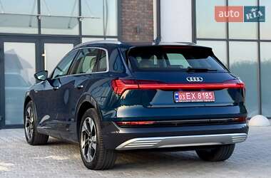 Внедорожник / Кроссовер Audi e-tron 2021 в 