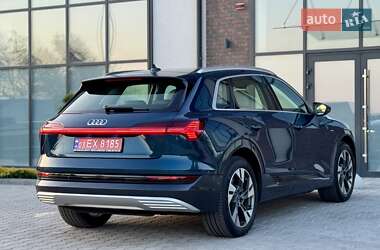 Внедорожник / Кроссовер Audi e-tron 2021 в 