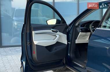 Внедорожник / Кроссовер Audi e-tron 2021 в 