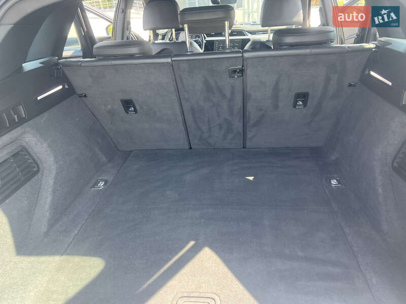 Позашляховик / Кросовер Audi e-tron 2022 в Заліщиках