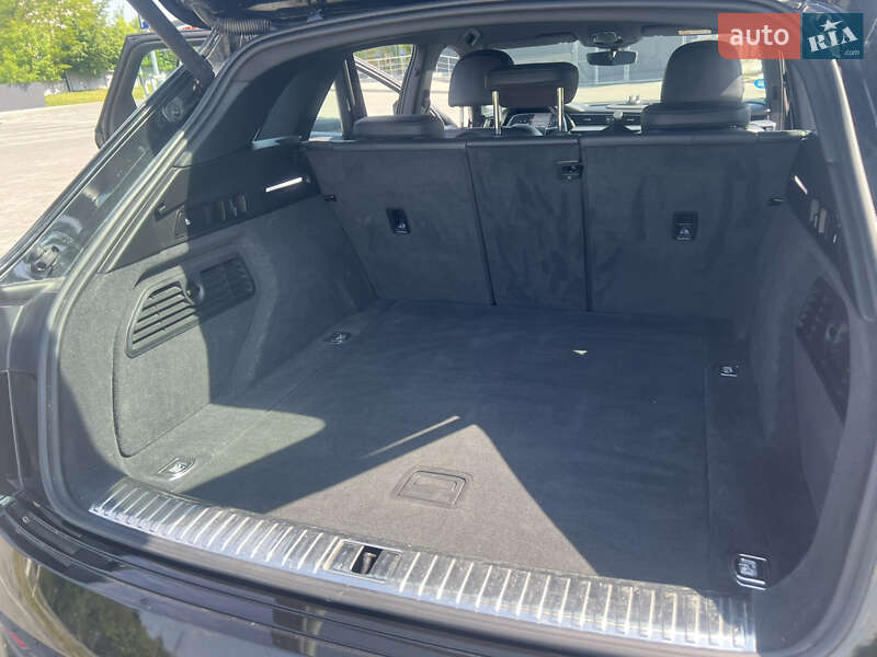 Позашляховик / Кросовер Audi e-tron 2022 в Заліщиках