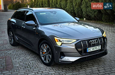 Внедорожник / Кроссовер Audi e-tron 2021 в 