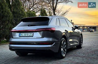 Внедорожник / Кроссовер Audi e-tron 2021 в 