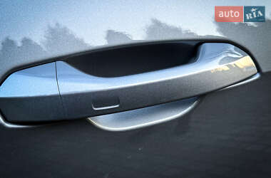 Внедорожник / Кроссовер Audi e-tron 2021 в 