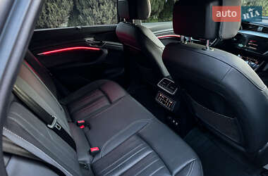 Внедорожник / Кроссовер Audi e-tron 2021 в 