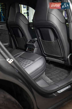 Позашляховик / Кросовер Audi e-tron 2021 в 