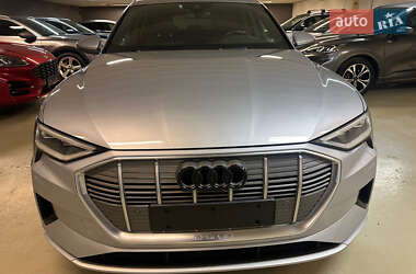 Внедорожник / Кроссовер Audi e-tron 2021 в 