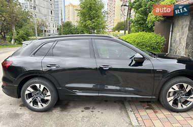 Внедорожник / Кроссовер Audi e-tron 2020 в 