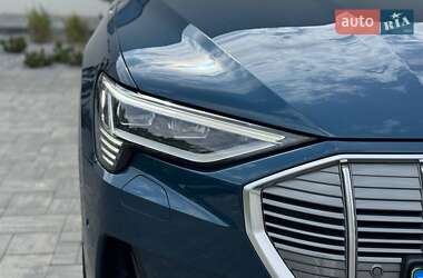 Внедорожник / Кроссовер Audi e-tron 2019 в 