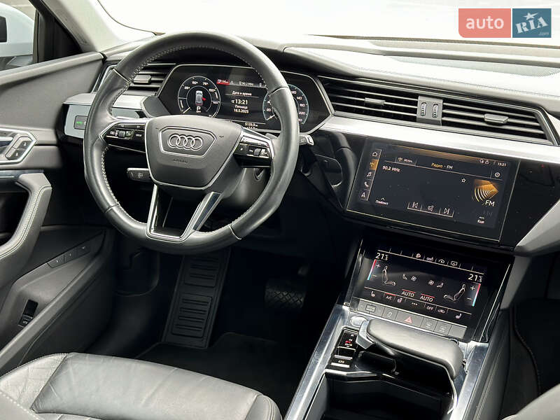 Внедорожник / Кроссовер Audi e-tron 2019 в Одессе