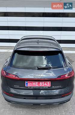 Позашляховик / Кросовер Audi e-tron 2021 в 