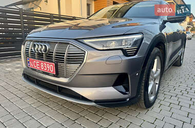 Внедорожник / Кроссовер Audi e-tron 2020 в 