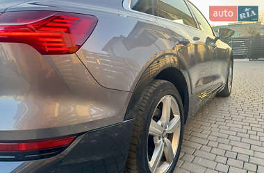 Внедорожник / Кроссовер Audi e-tron 2020 в 