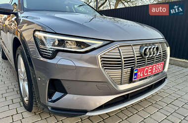 Внедорожник / Кроссовер Audi e-tron 2020 в 