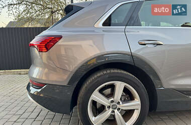 Внедорожник / Кроссовер Audi e-tron 2020 в 