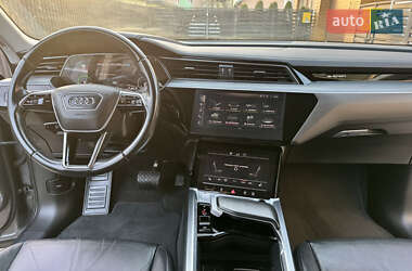 Внедорожник / Кроссовер Audi e-tron 2020 в 