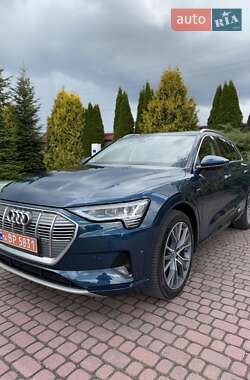 Внедорожник / Кроссовер Audi e-tron 2020 в 