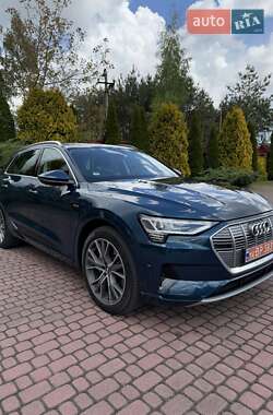 Внедорожник / Кроссовер Audi e-tron 2020 в 